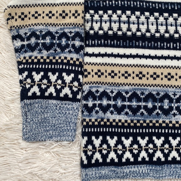 Cy V-Neck Knit Sweater ๐ Blue Tan & White - Picture 9 of 16